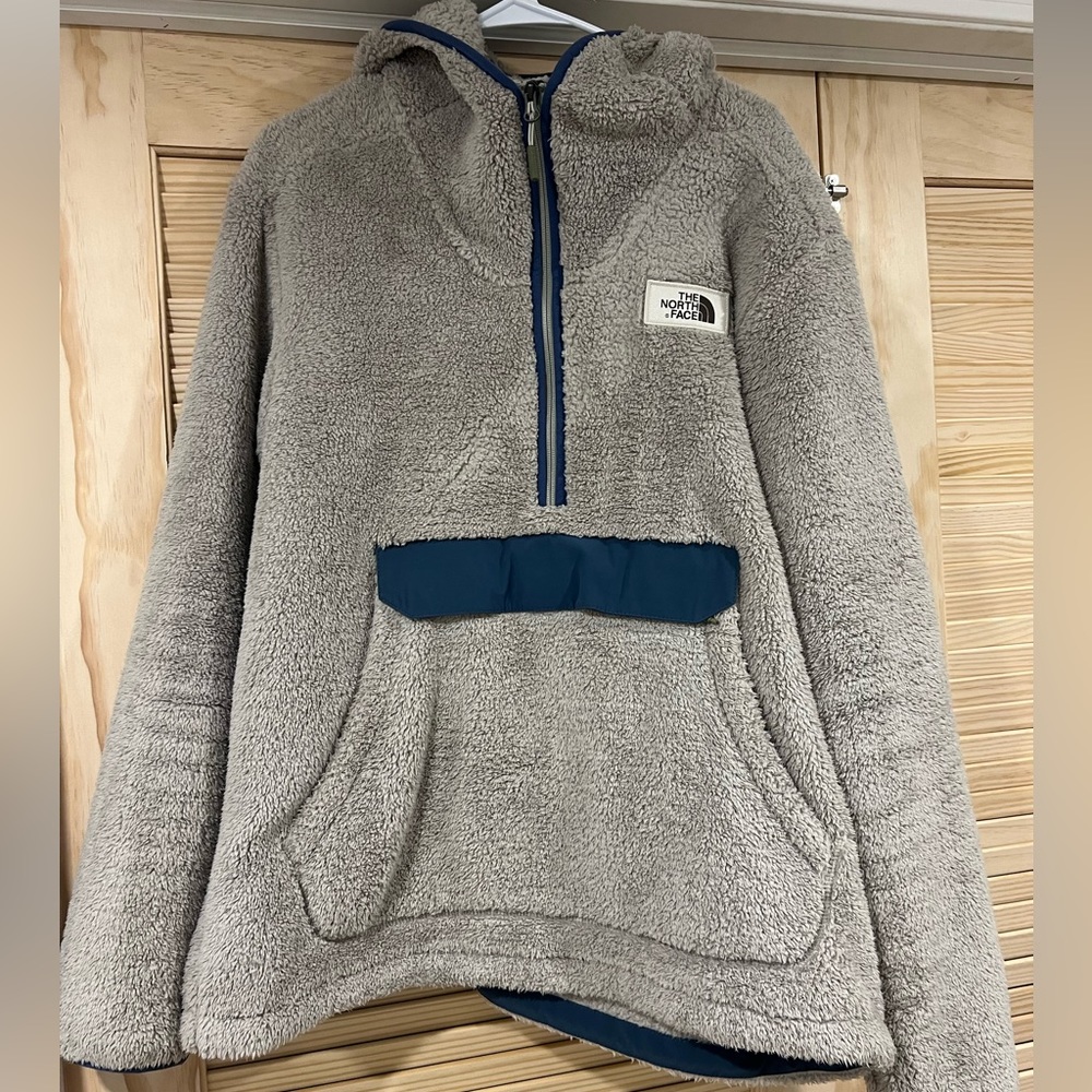 The North Face. Men's Campshire 1/4 Zip Hoodie size Large